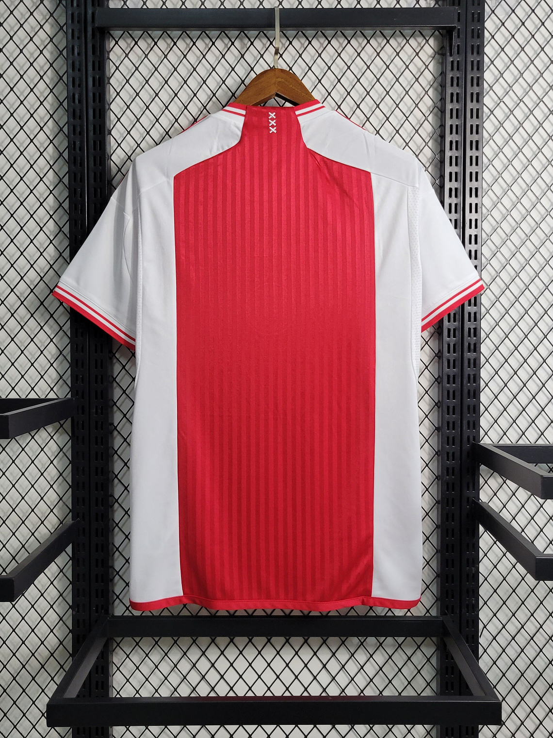 CAMISOLA DO AJAX 23/24 VERMELHO E BRANCO 3
