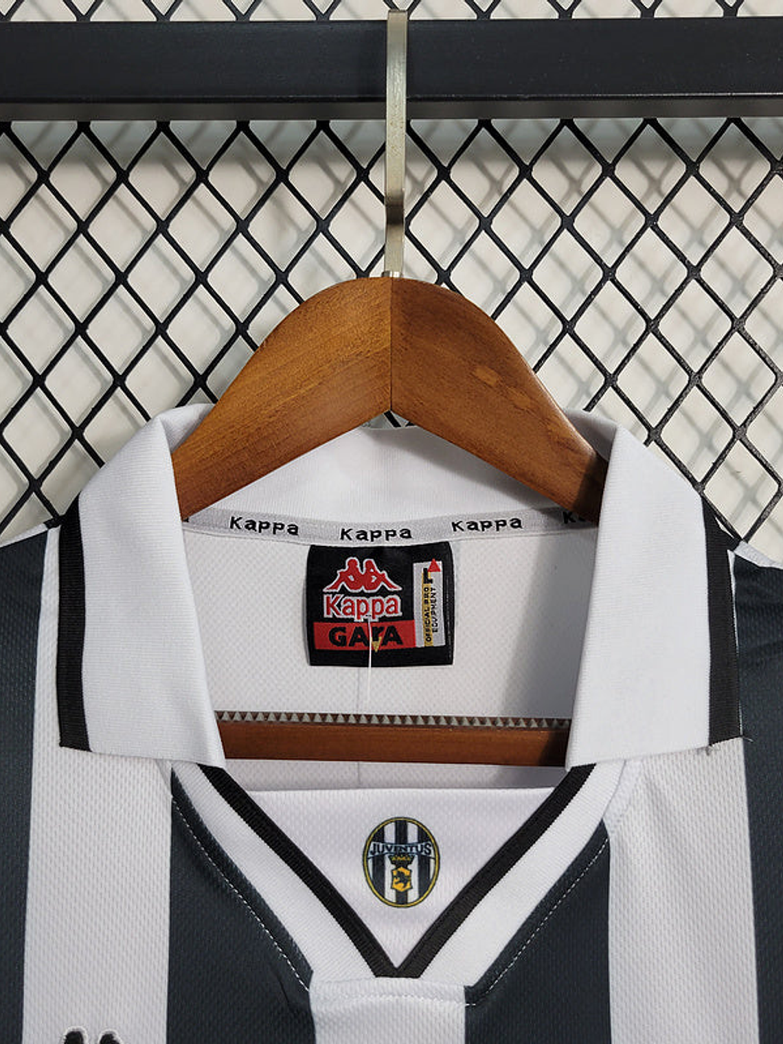 CAMISA RETRÔ DA JUVENTUS 95/97 BRANCO E PRETO 3