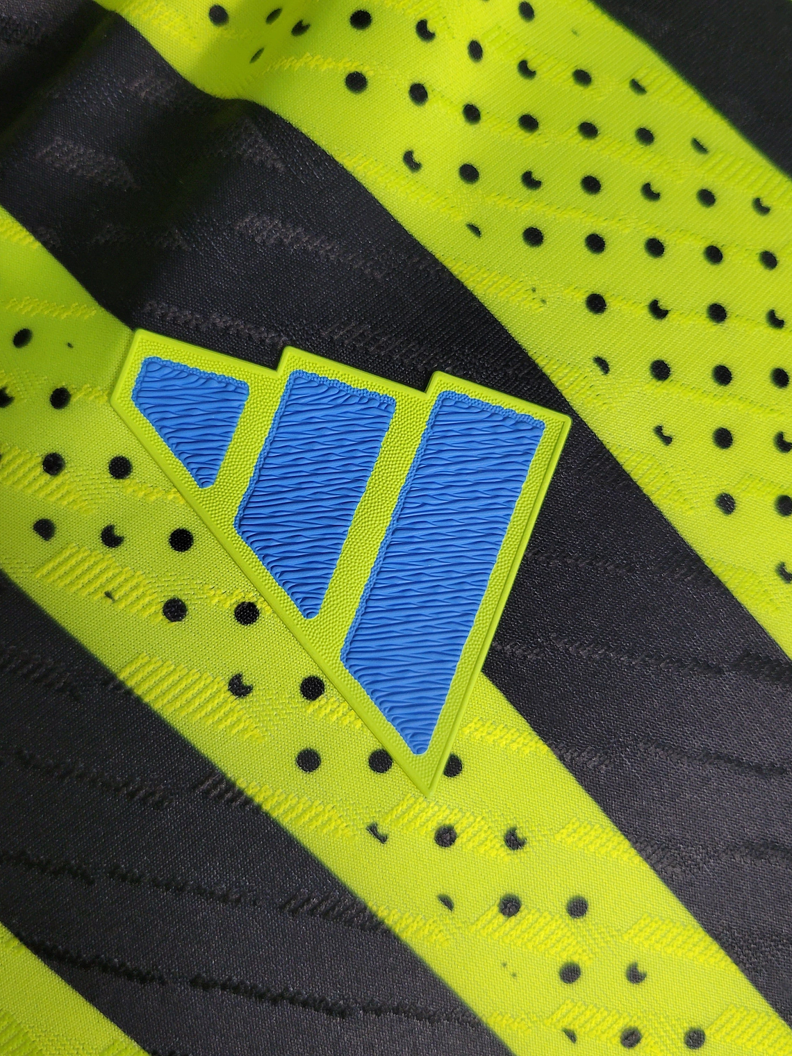 CAMISA VERSÃO PLAYER DO ARSENAL 23/24 VERDE NEON E PRETO 5