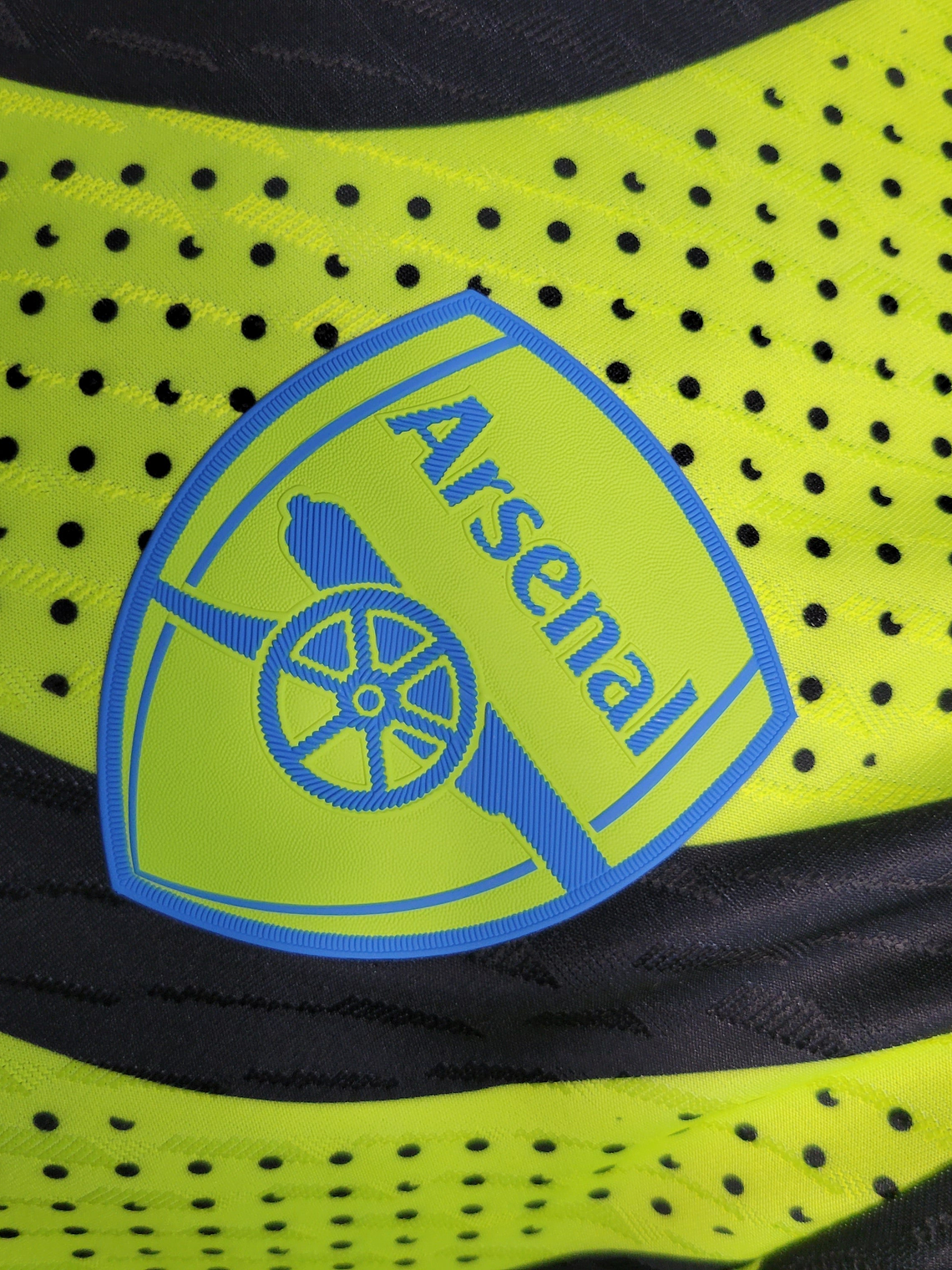 CAMISA VERSÃO PLAYER DO ARSENAL 23/24 VERDE NEON E PRETO 6