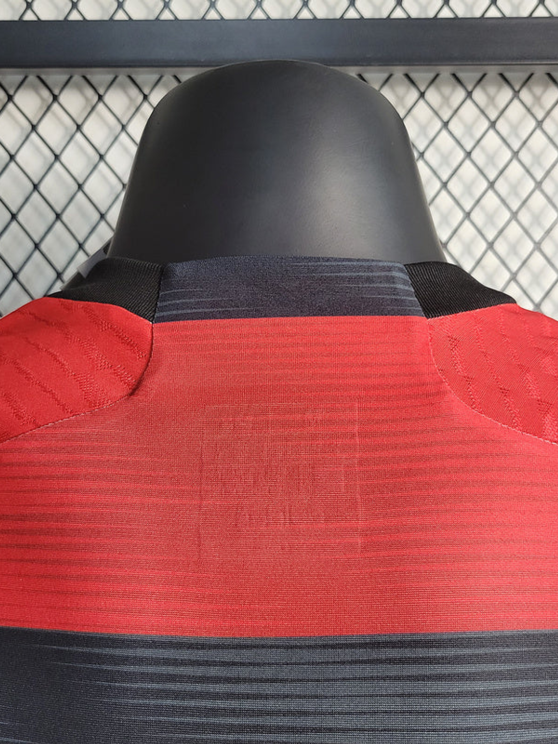 CAMISA VERSÃO PLAYER DO FLAMENGO 23/24 VERMELHO E PRETO 5