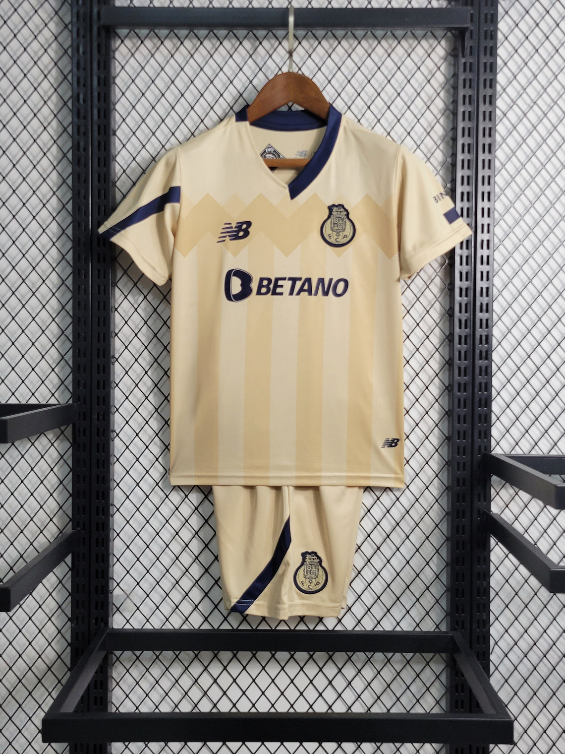 KIT INFANTIL DO PORTO 23/24 DOURADO 1