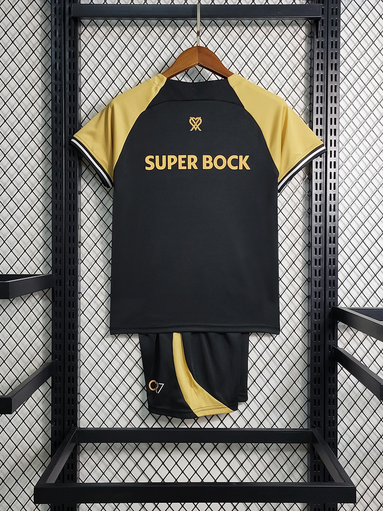 KIT INFANTIL DO SPORTING 23/24 PRETO E DOURADO 3