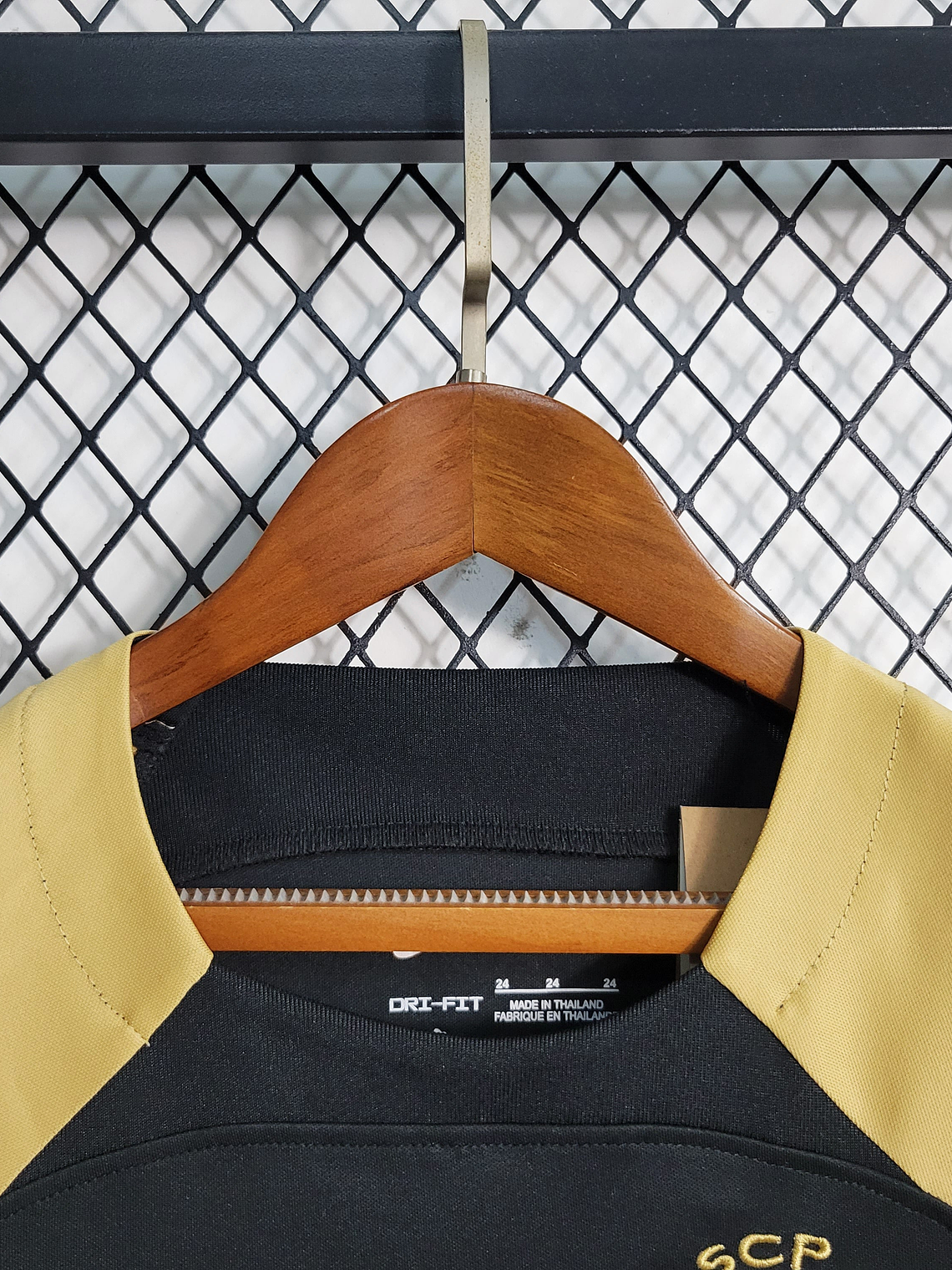 KIT INFANTIL DO SPORTING 23/24 PRETO E DOURADO 4