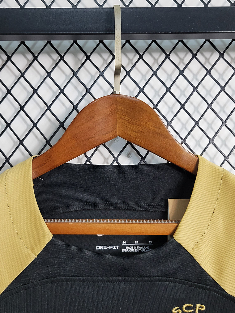 KIT INFANTIL DO SPORTING 23/24 PRETO E DOURADO 4