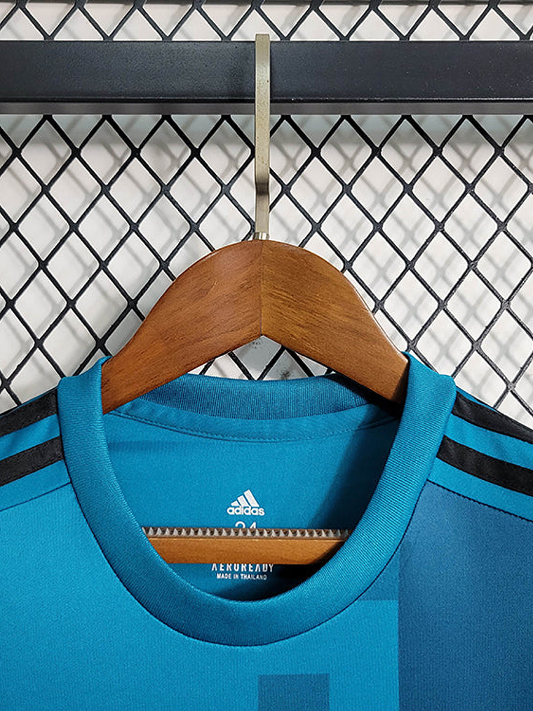 KIT INFANTIL DO REAL MADRID 23/24 AZUL 4