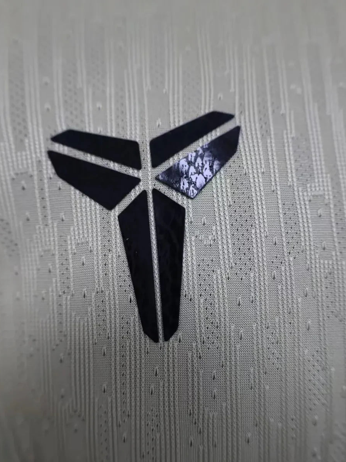 CAMISOLA VERSÃO PLAYER DO BARCELONA 25/26 BEGE 2