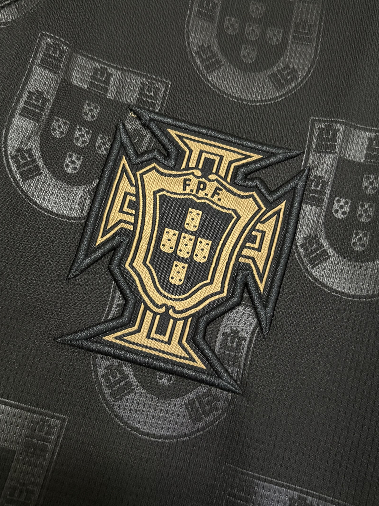 CAMISOLA DA SELEÇÃO DE PORTUGAL 26/27 - PRETA 2