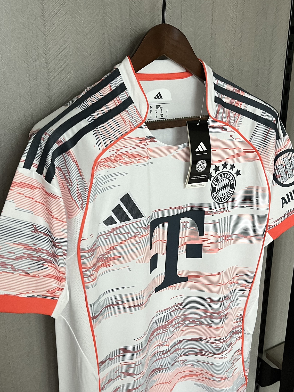 CAMISOLA DO BAYERN MUNICH 26/27 BRANCO 2