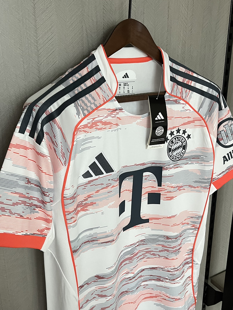 CAMISOLA DO BAYERN MUNICH 26/27 BRANCO 2
