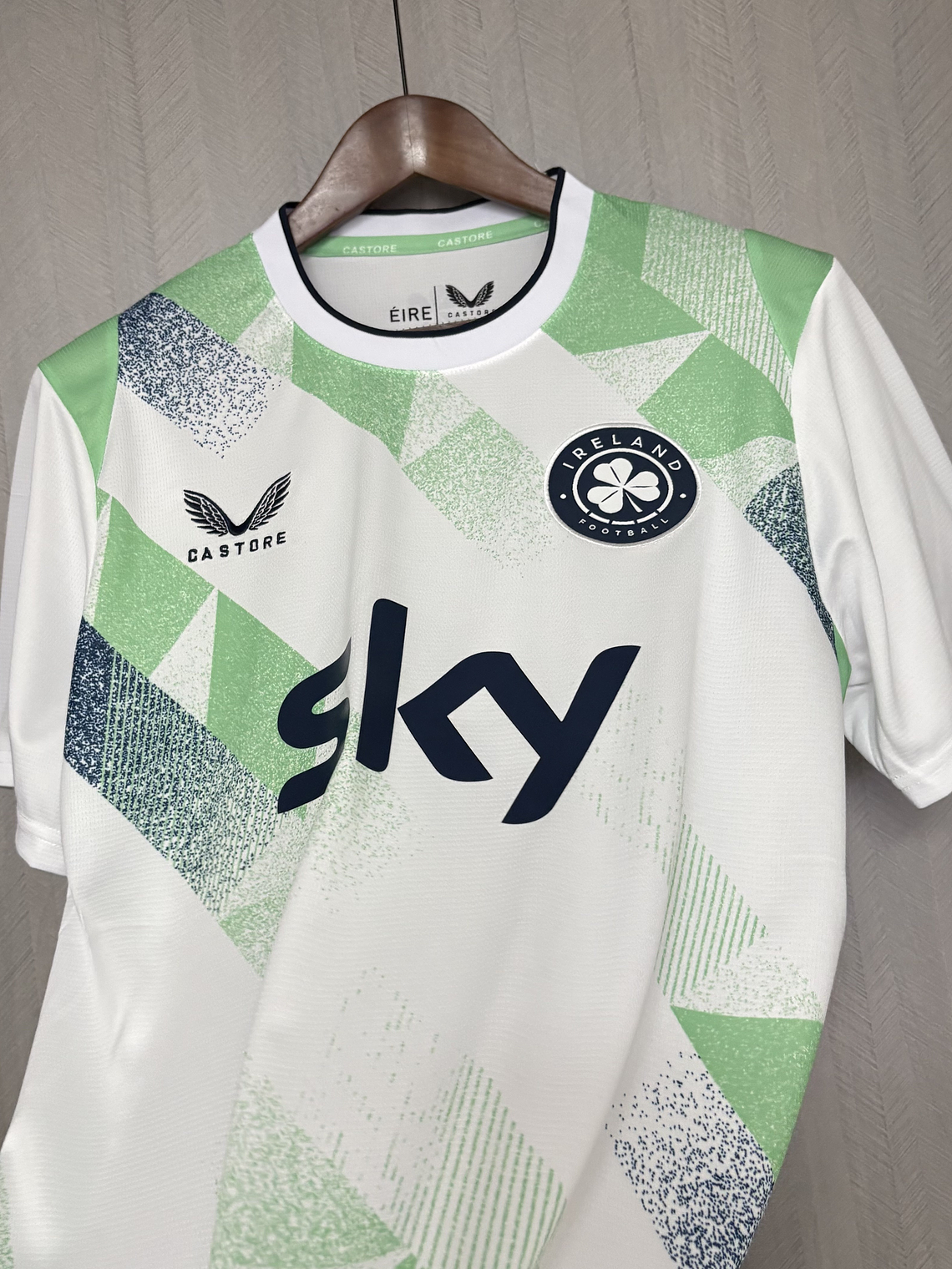 CAMISOLA DA SELEÇÃO DA IRLANDA 26/27 BRANCA 3