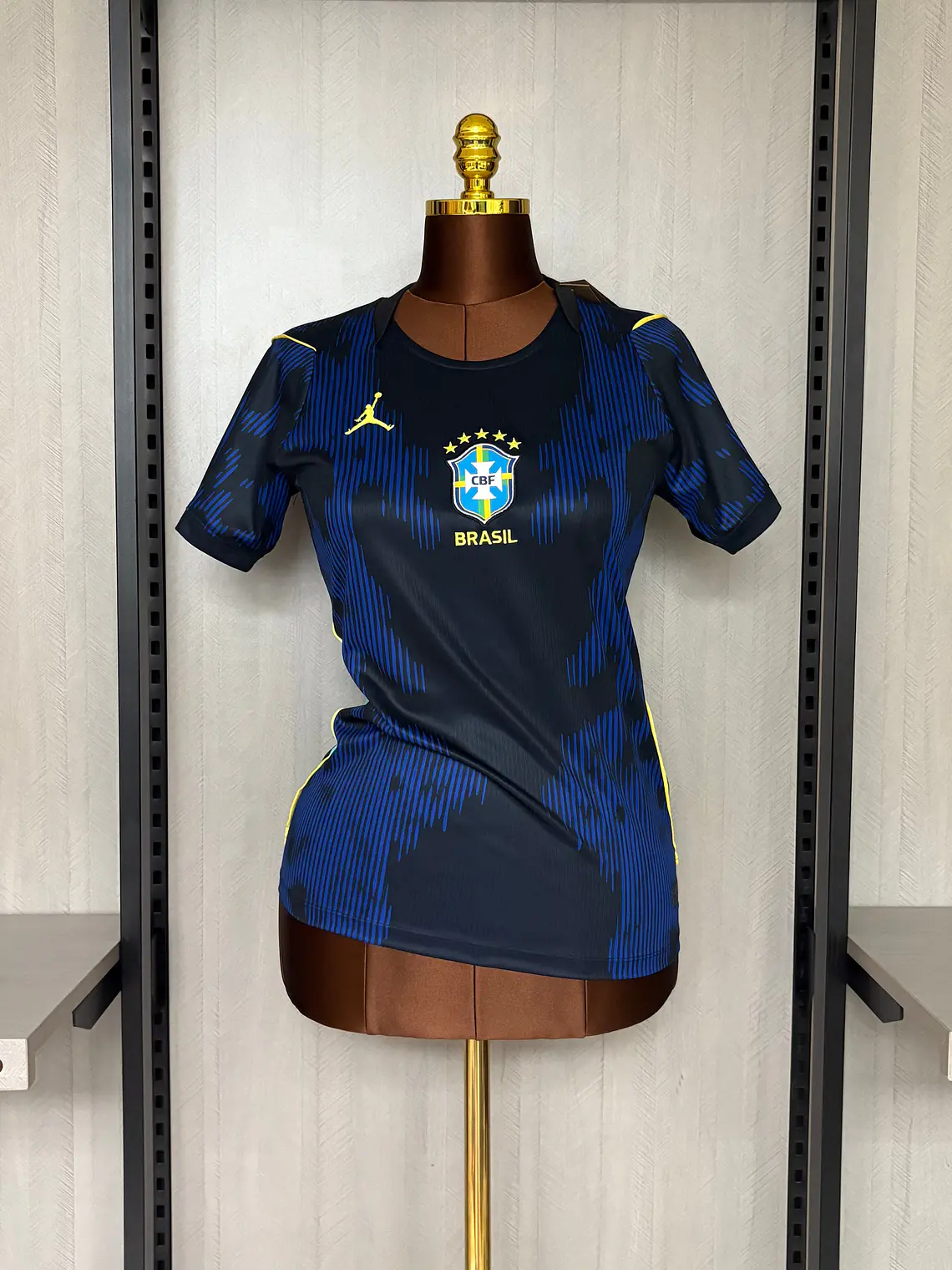 CAMISOLA DA SELEÇÃO DO BRASIL 2026 AZUL FEMINNA 1