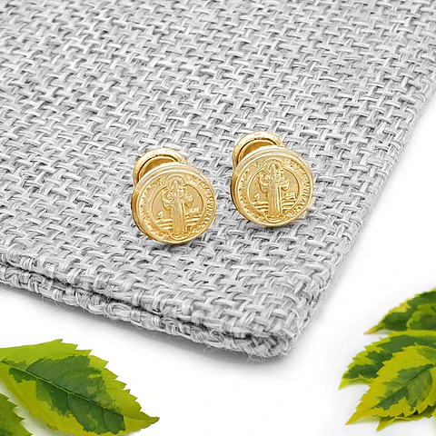 Topos Aretes San Benito Oro Laminado 18k
