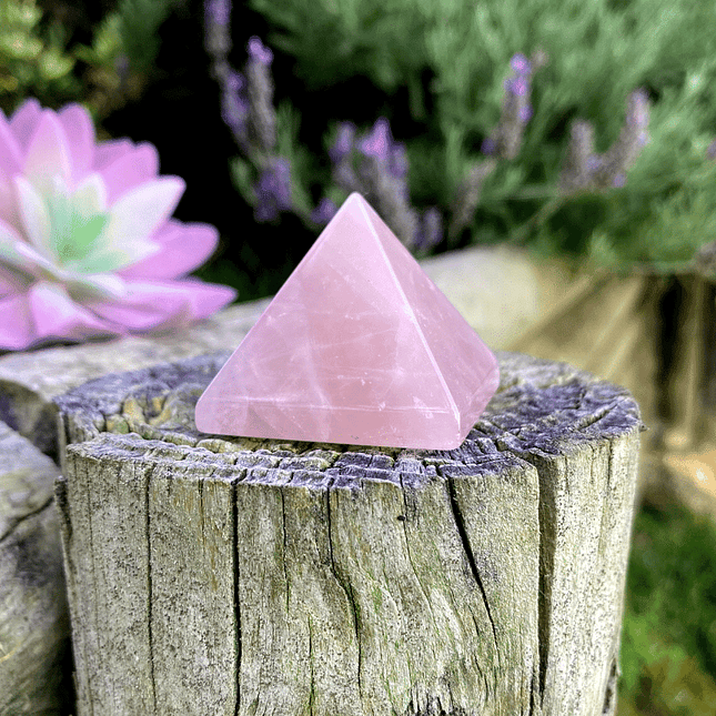 Pirámide de Piedra Cuarzo Rosado 3