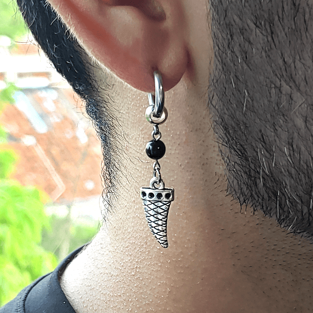 Arete Solitario Piedra Ónix Acero Colmillo 2