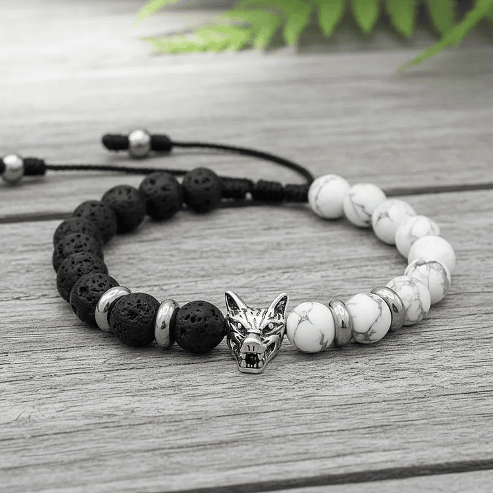 Pulsera con Piedra Howlita Volcánica y Lobo 4