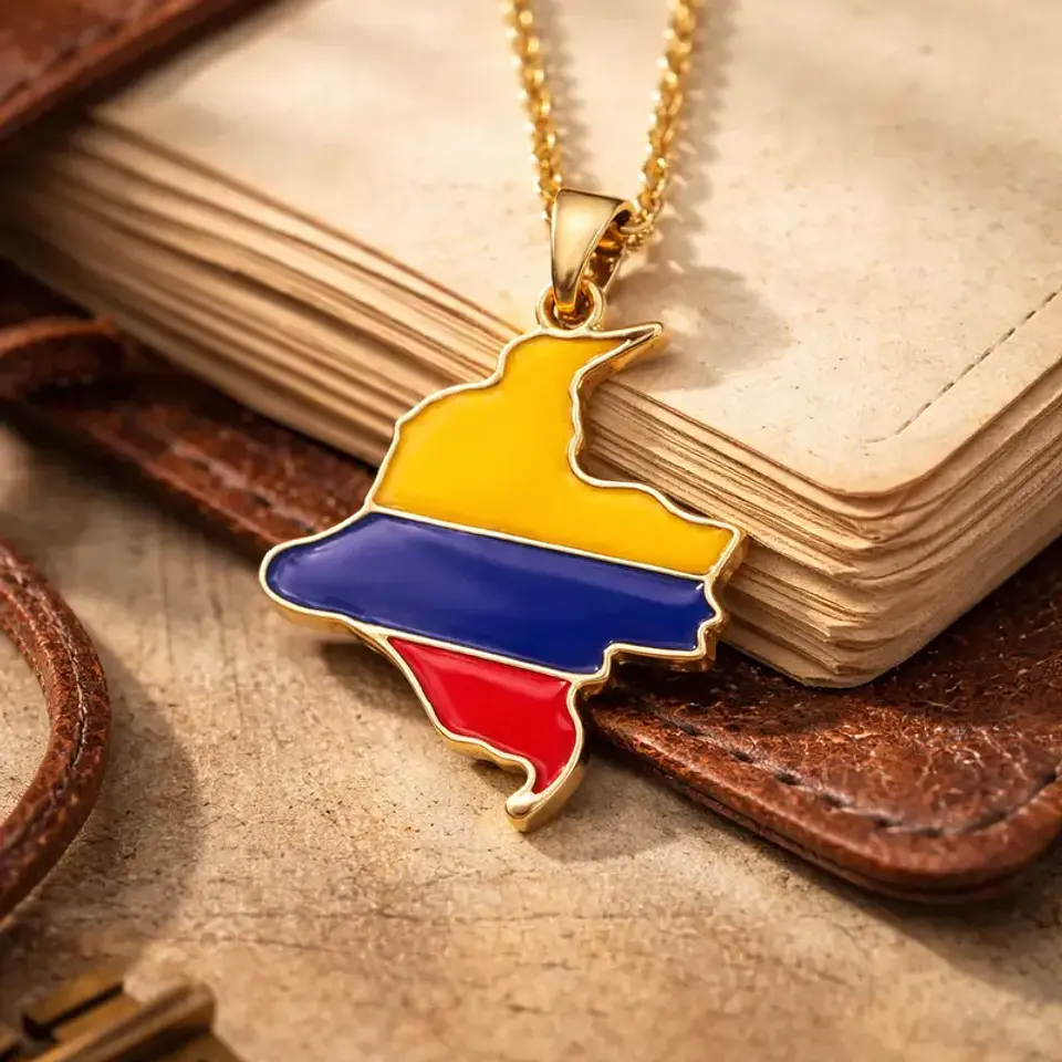 Cadena con Dije Mapa de Colombia Tricolor Nacional 2