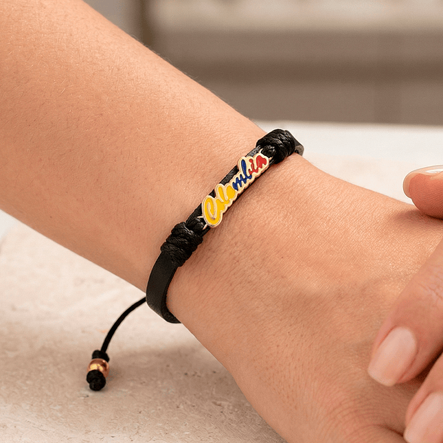 Pulsera Cuero Plano con Dije Colombia Tricolor Nacional 2