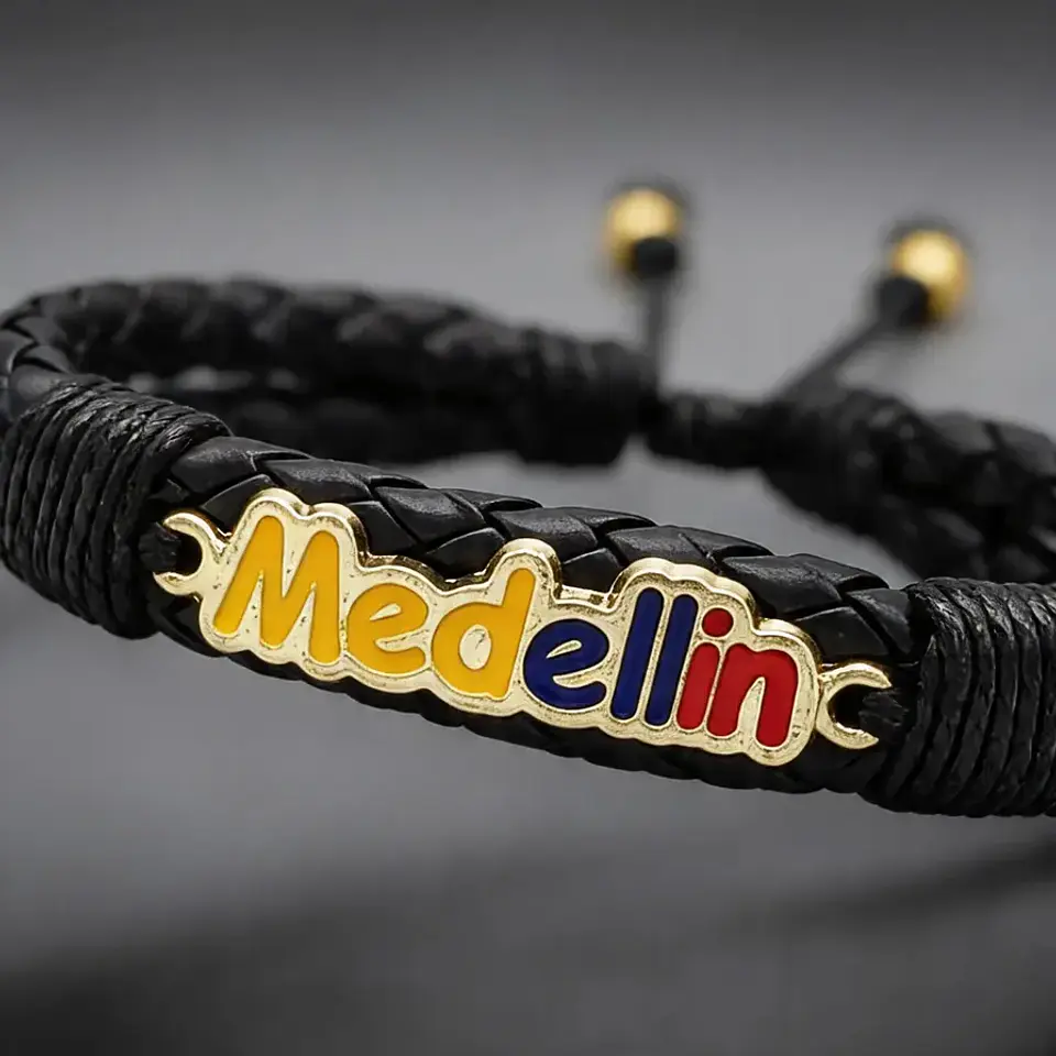 Pulsera Cuero Trenzado Dije Medellín Acero 4