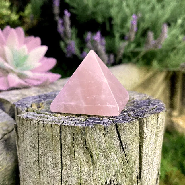 Pirámide Piedra Cuarzo Rosado - Amor y Bienestar Emocional 4