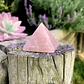 Pirámide Piedra Cuarzo Rosado - Amor y Bienestar Emocional - Miniatura 4