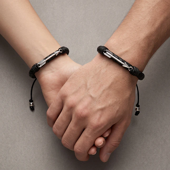 Pulseras para Parejas con Flechas y Cuero Trenzado 2