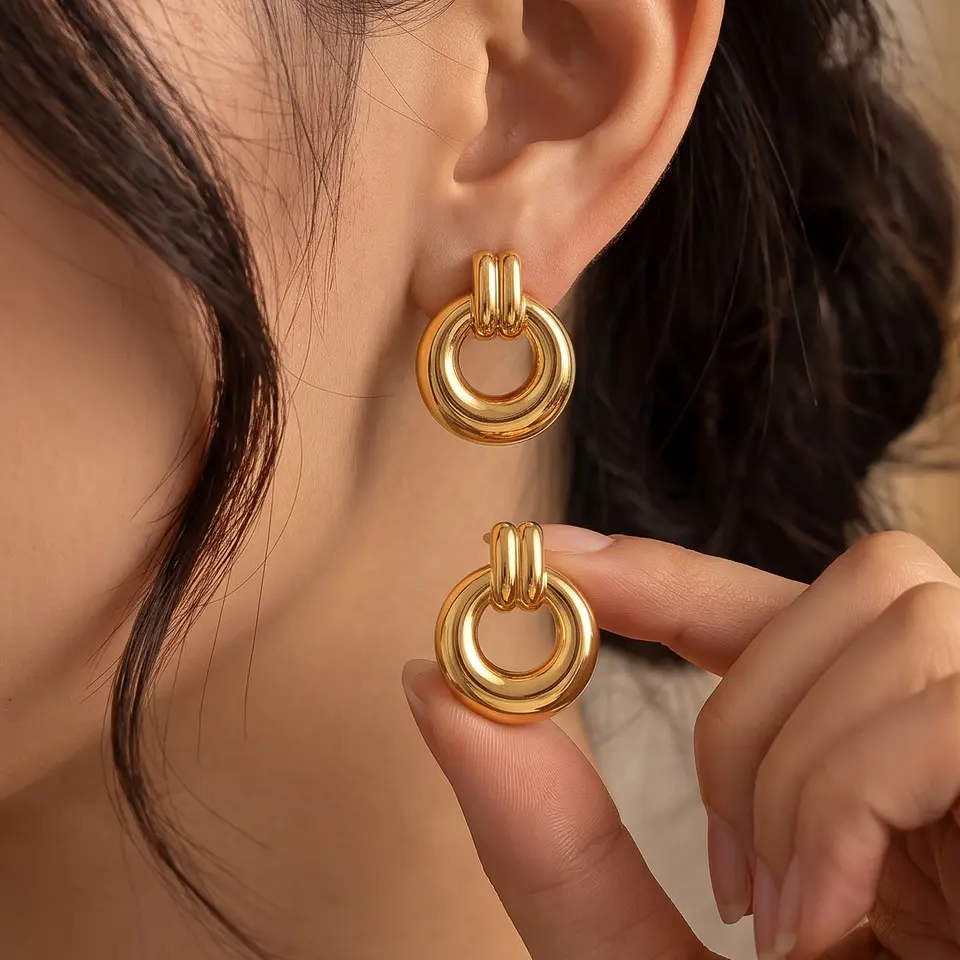 Topos Aretes Dona Minimalista Acero Inoxidable Dorado 2