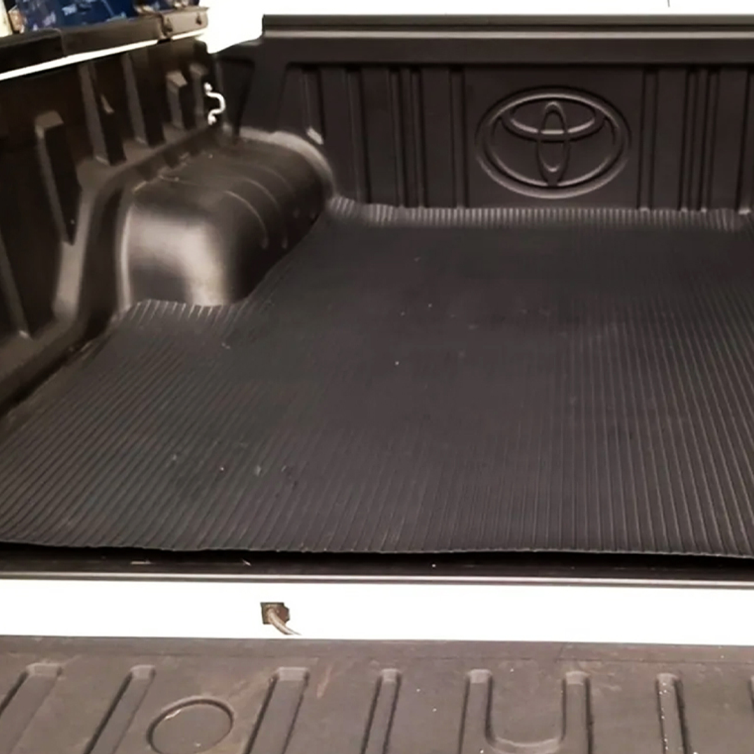 Piso de Caucho Estriado 1.60x20 Metros 3