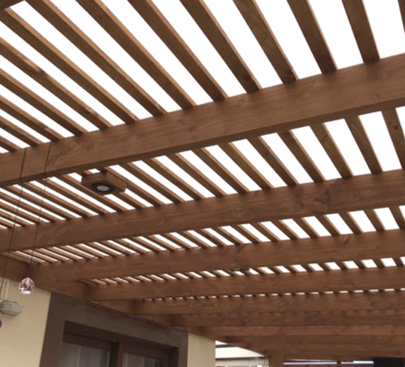 Policarbonato alveolar: la solución inteligente para terrazas, techos y proyectos exteriores