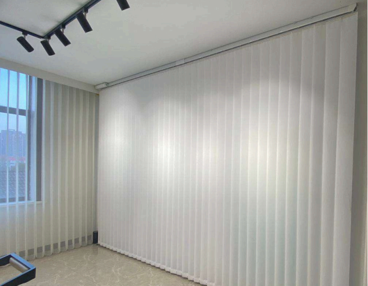 Cortina Roller Vertical Translucida Rustic