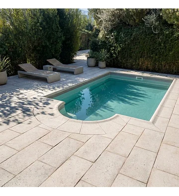 Pastelón para Borde de Piscina Nariz Rodon Alto Piedra Reconstituida Poro