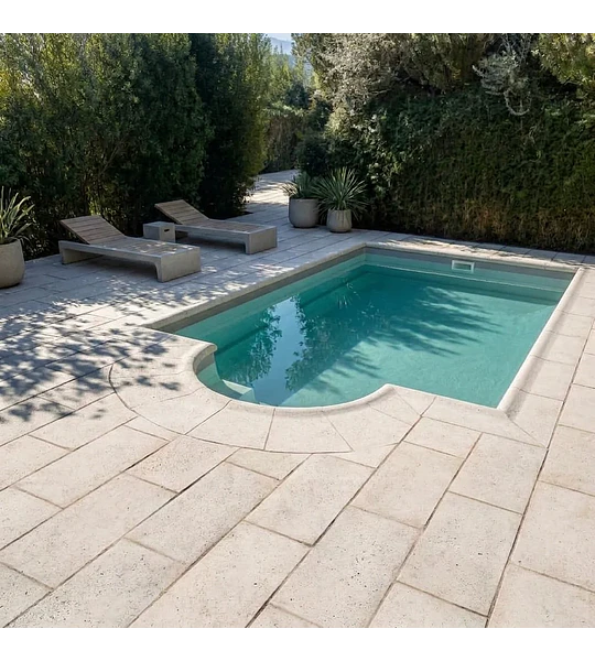 Pastelón para Borde de Piscina Nariz Rodon Alto Piedra Reconstituida Poro