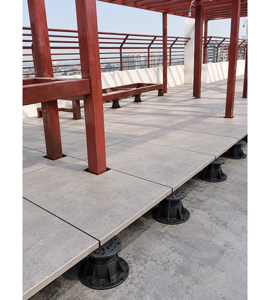 Soporte Ajustable para Deck y Pastelón 78-105 mm – Caja 24 Unidades