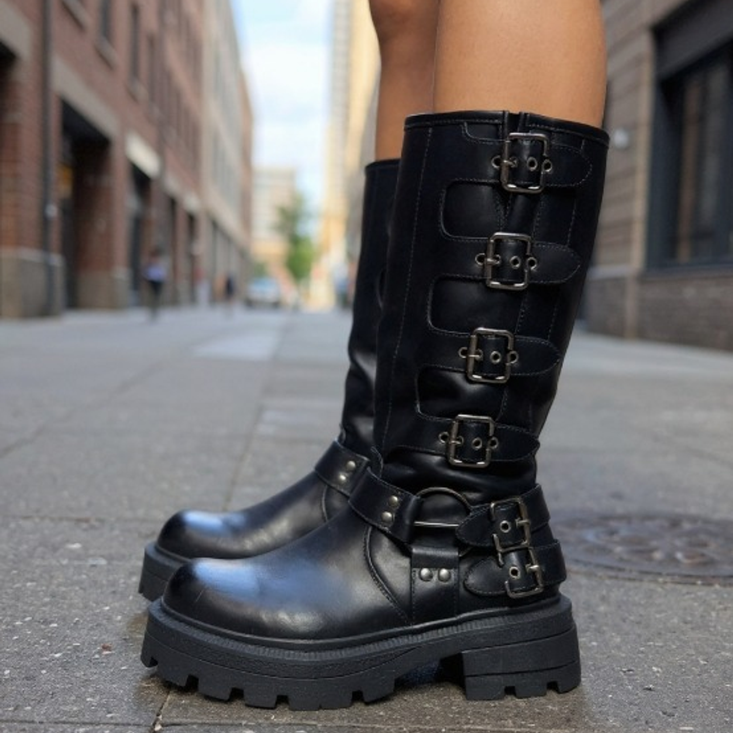 BOTA BIKER HEBILLAS  6