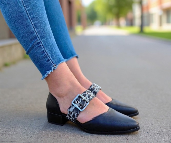 PUNTILLA ECOCUERO APLICACIÓN LEOPARDO GRIS 2