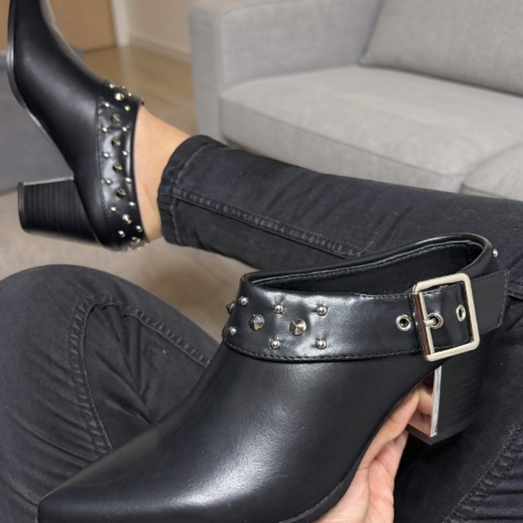 TEXANO  NEGRO CORTO ECOCUERO TACHAS 4