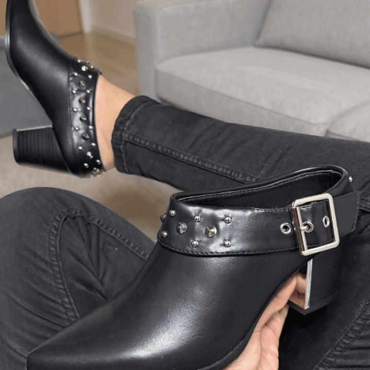 TEXANO  NEGRO CORTO ECOCUERO TACHAS 4