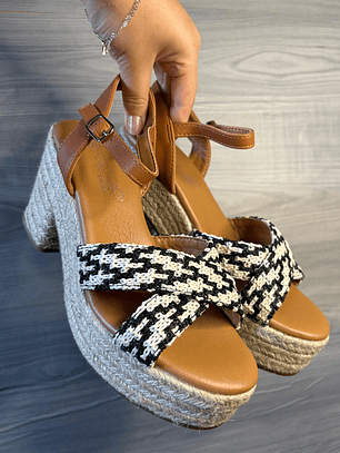 SANDALIA CAMELL DISEÑO EN NEGRO TERRAPLEN (L109)