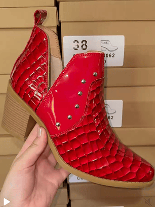 botin rojo estilo campero