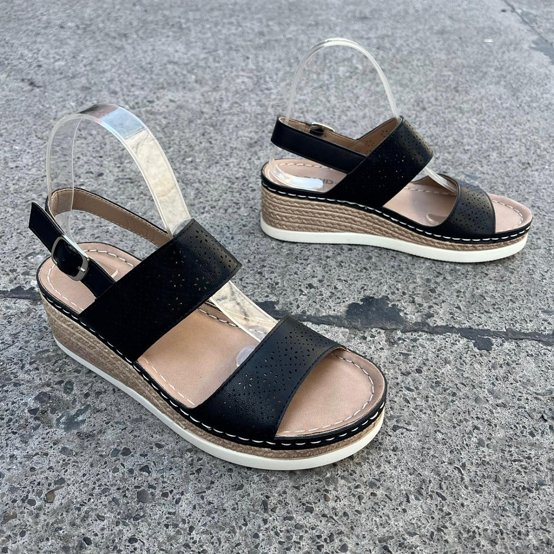 SANDALIA NEGRO  ECOCUERO 1