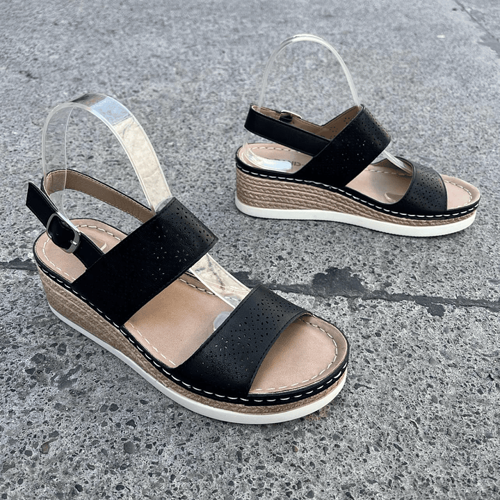 SANDALIA NEGRO  ECOCUERO 1