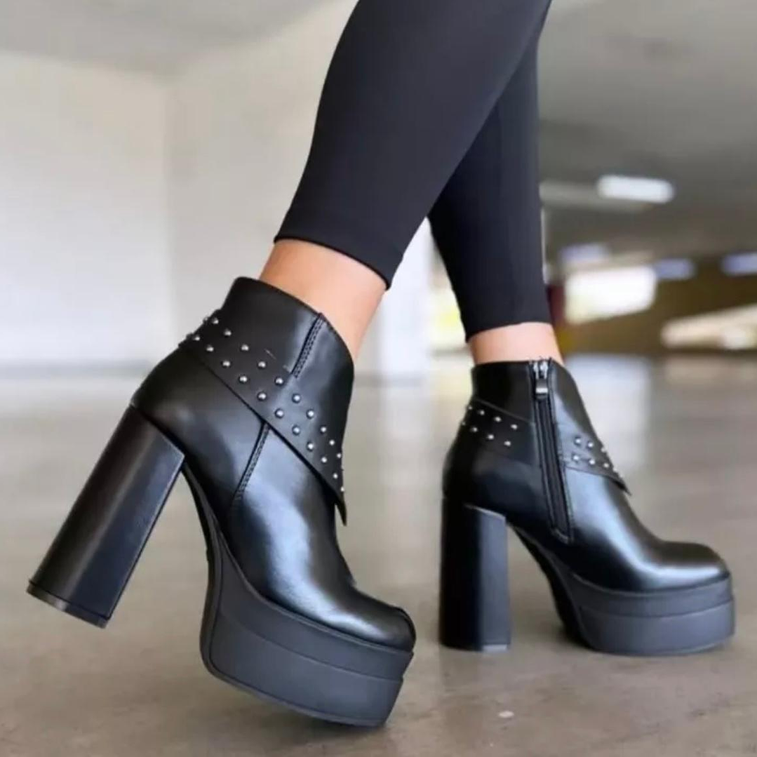 Botin Negro tachas Plataforma 1