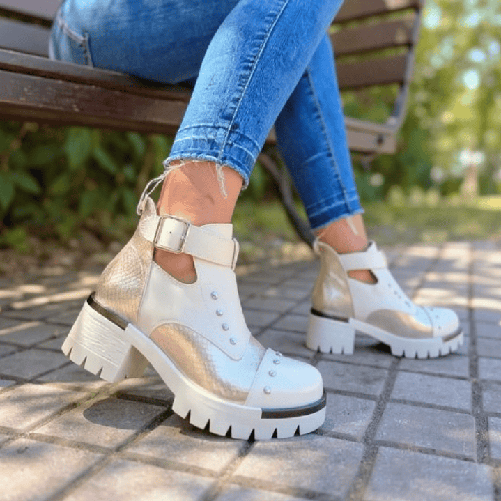 BOTIN PLATAFORMA BEIGE TACHAS 2