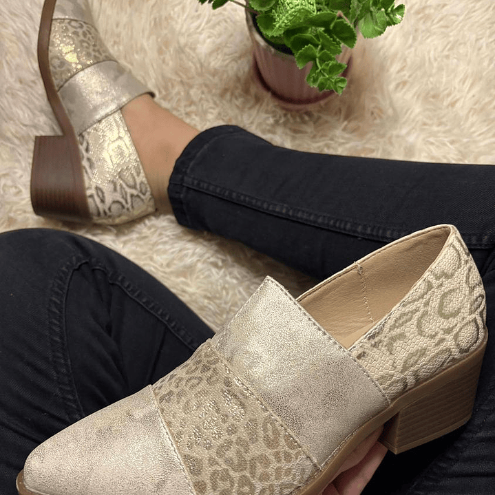 CALZADO DORADO APLICACION PRINT 3