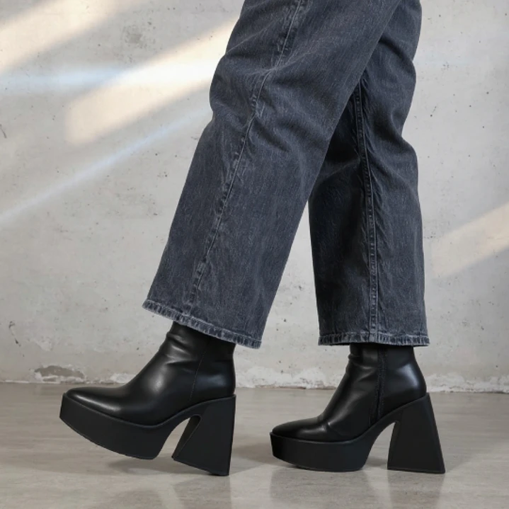 BOTIN LIZ ECOCUERO NEGRO 1