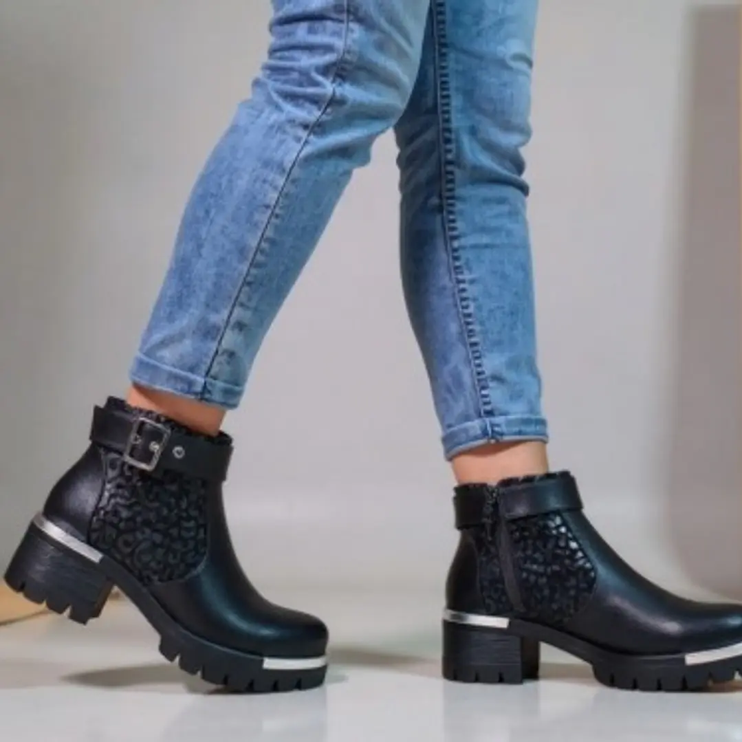 BOTIN IMPERIAL HEBILLA PRINT- REMATE SOLO TALLA 35 2