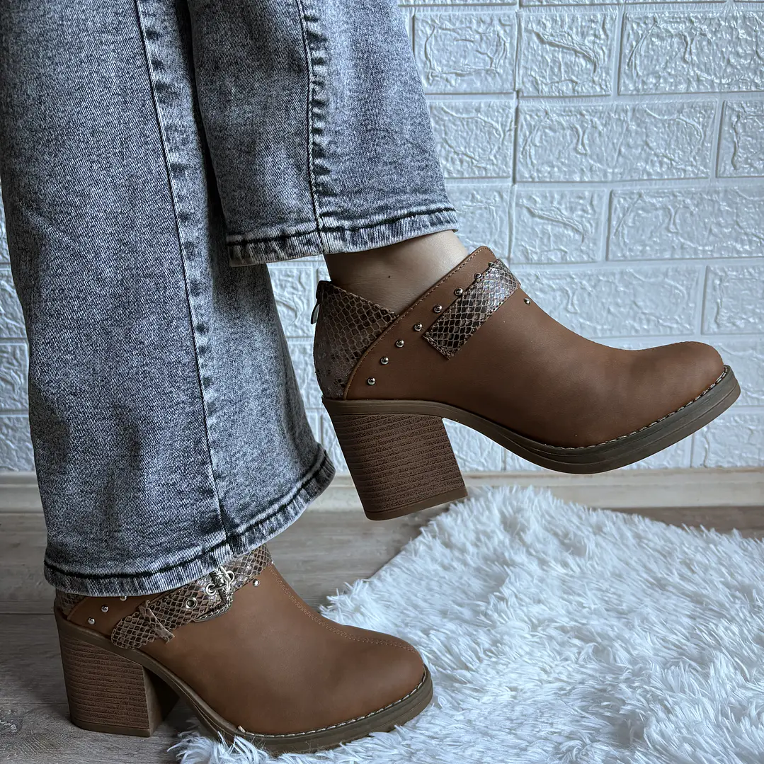 BOTIN REBECCA CAMELL 2
