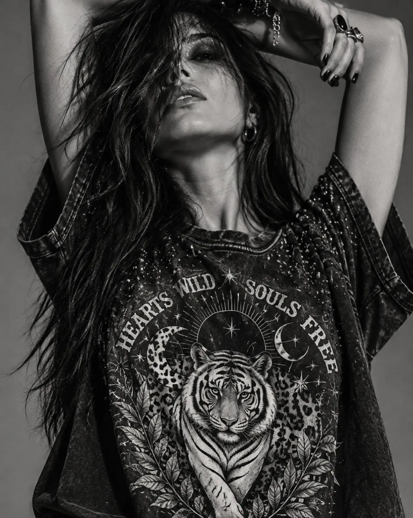 POLERA HEARTS WILD, SOULS FREE 5