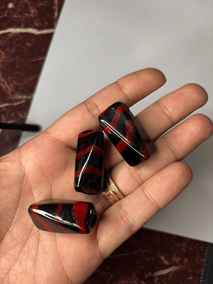 Facetado de Murano XL Preto com Vermelho Puro