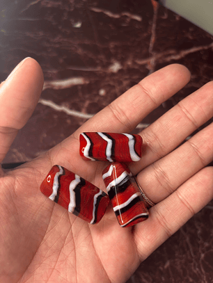 Facetado de Murano XL Vermelho com Preto e Branco